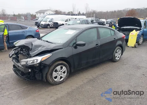 2017 Kia Forte Lx z USA, uszkodzony, nr VIN 3KPFK4A78HE095370